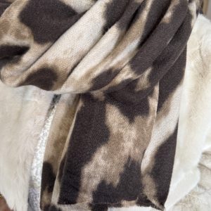 Alternative view of Mooie Zachte Sjaal 71828 Grove Panter Print