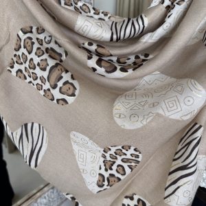 Alternative view of Sjaal Hartjes 09329 Zand