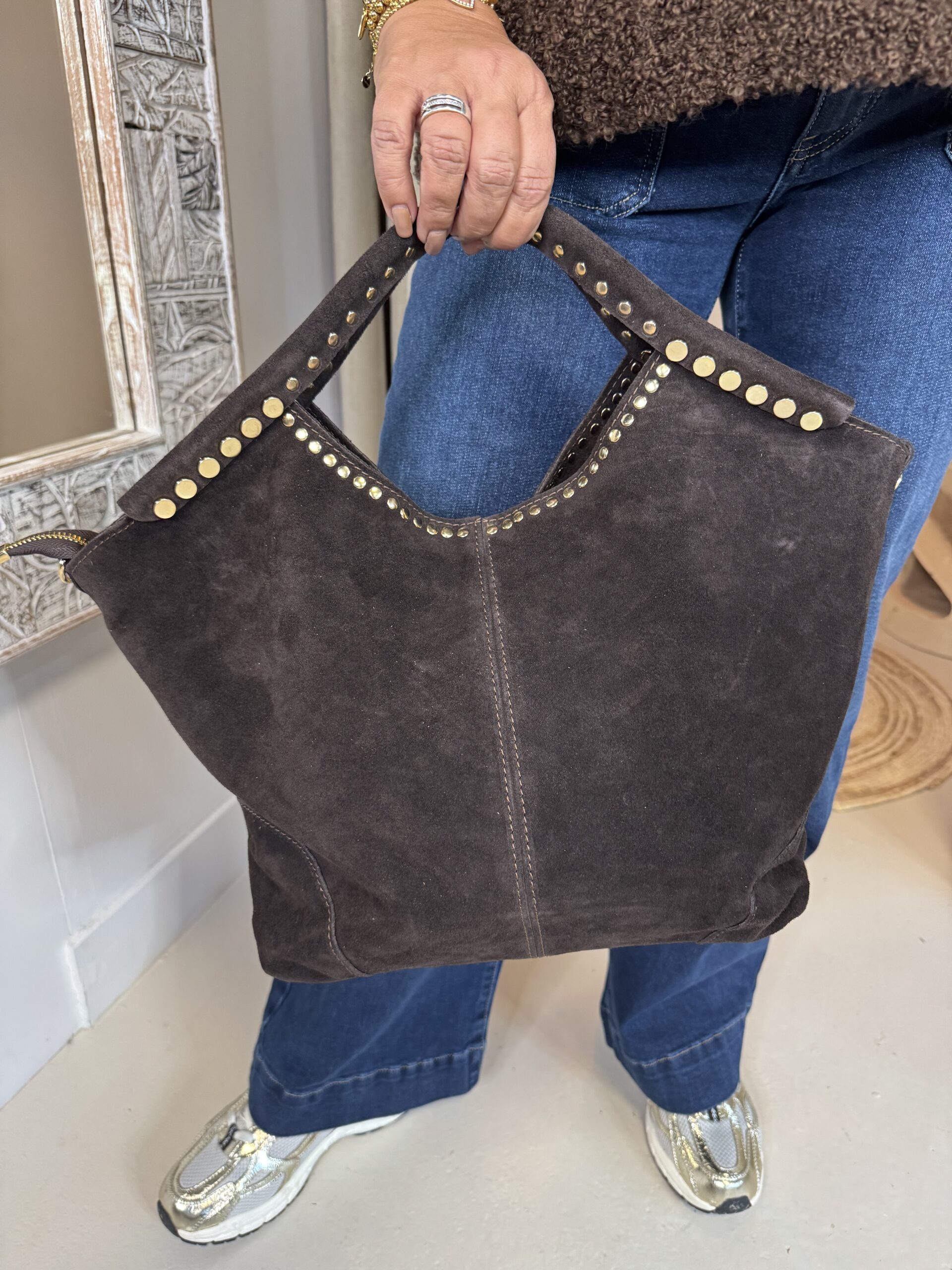 Prachtige Suede Tas Zira met Studs Bruin