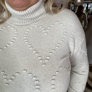 Gebreide Coltrui 9671 met Hartjes Effect Zand via villaggio