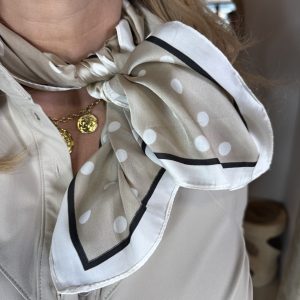 Zijdezacht Vierkant Sjaaltje 70452 Beige