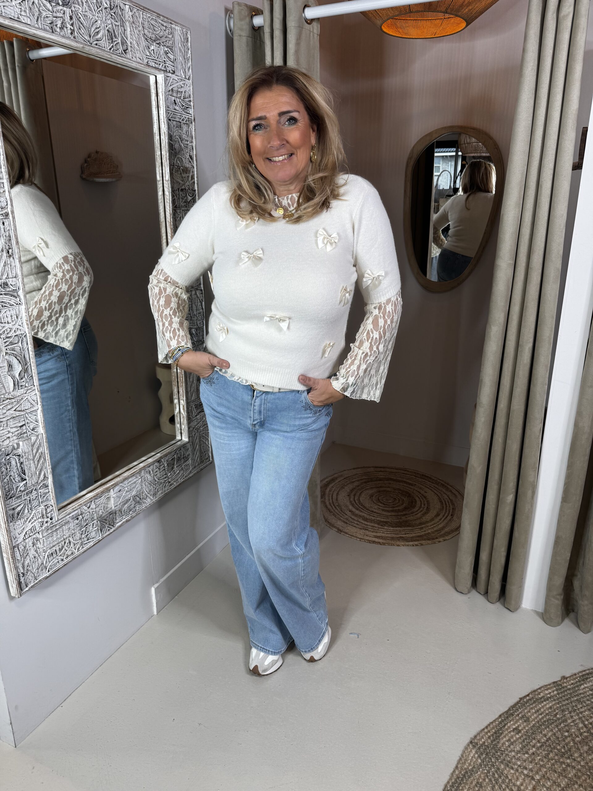 Korte Mouw Trui 1081 Met Strikjes Off-White