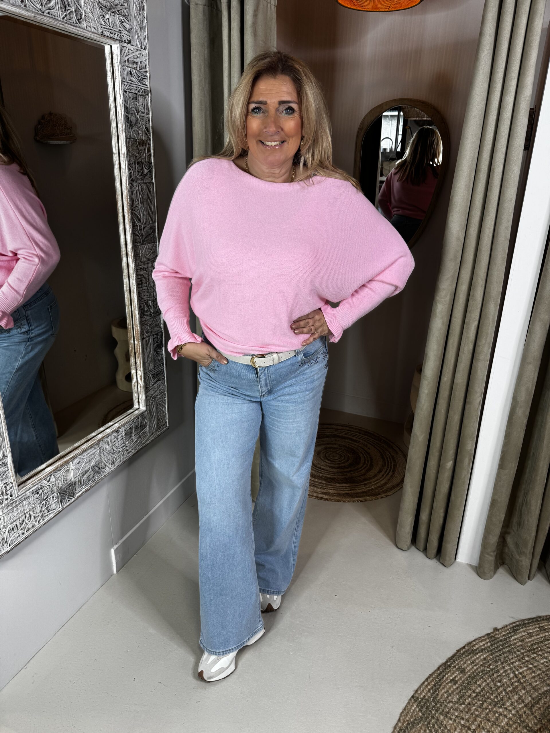 Vleermuis Trui Ruffle Mouw RozeVleermuis Trui Ruffle Mouw Roze