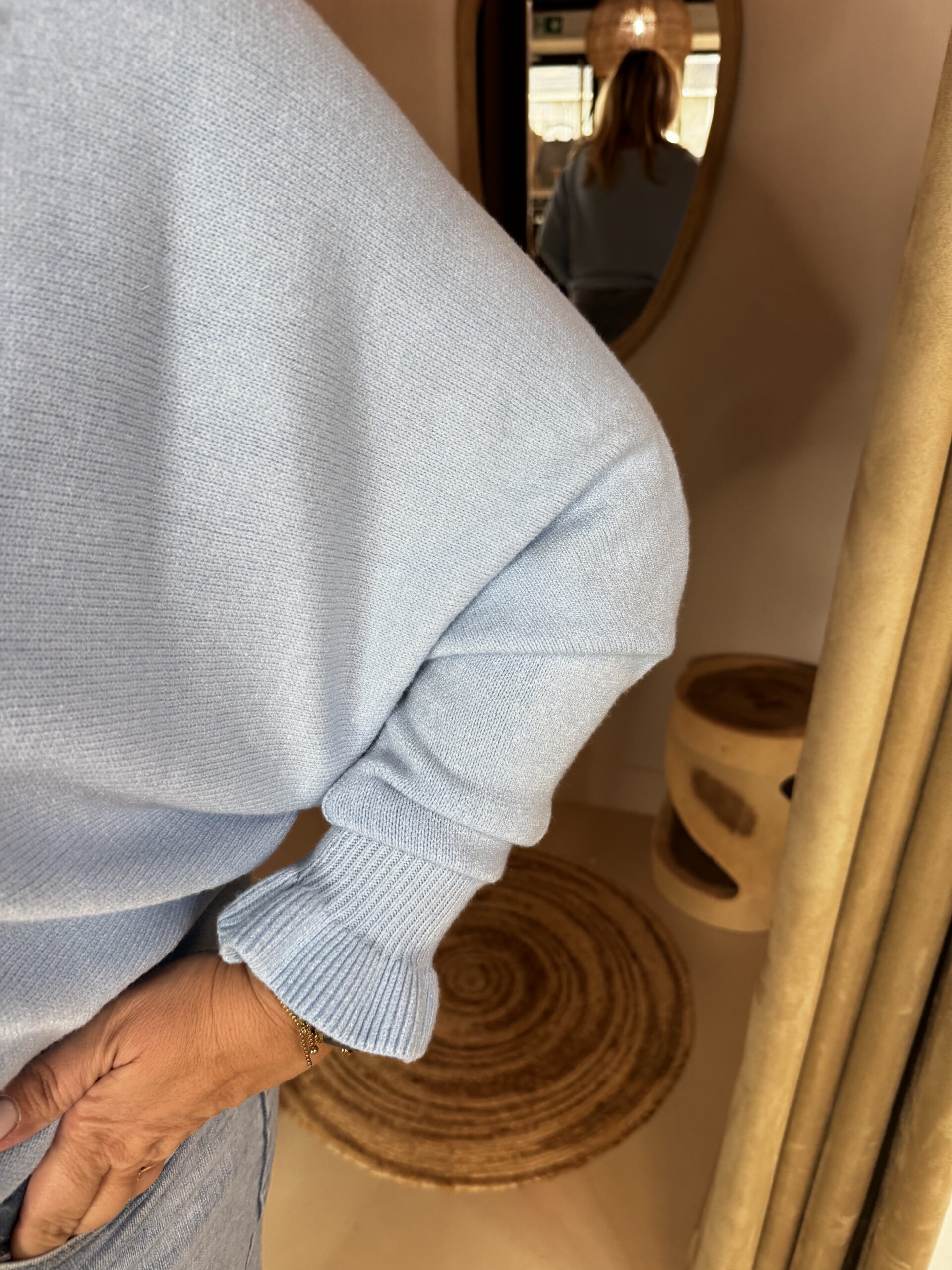 Vleermuis Trui Ruffle Mouw Licht Blauw