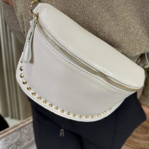 Leren Buideltas met Studs Zand