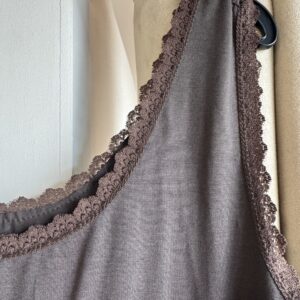 Viscose Hemdje kanten randje Donker Bruin 2 voor €19,95