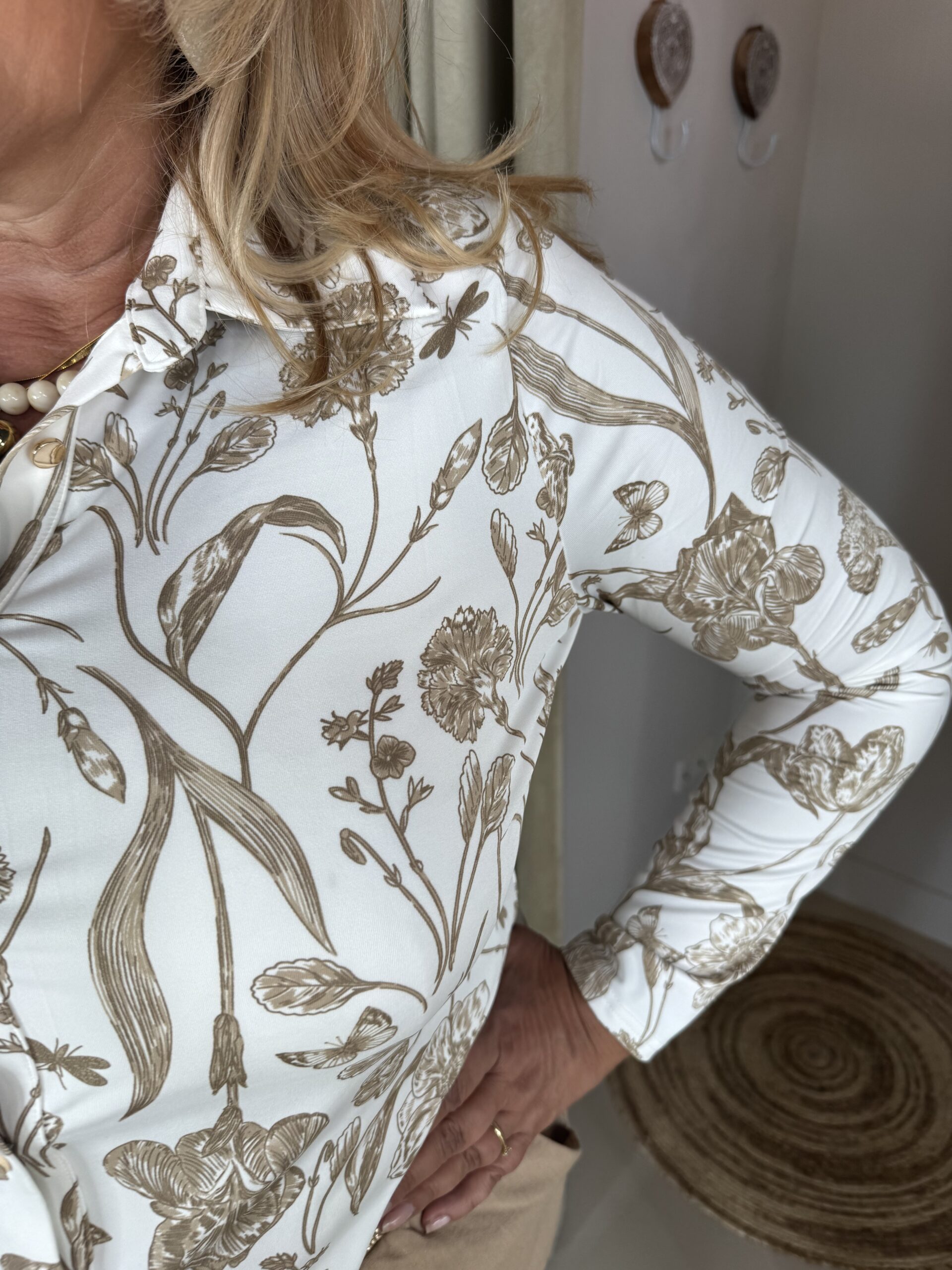 Zachte Travelstof Blouse Swan 10366 Beige Print - Afbeelding 2