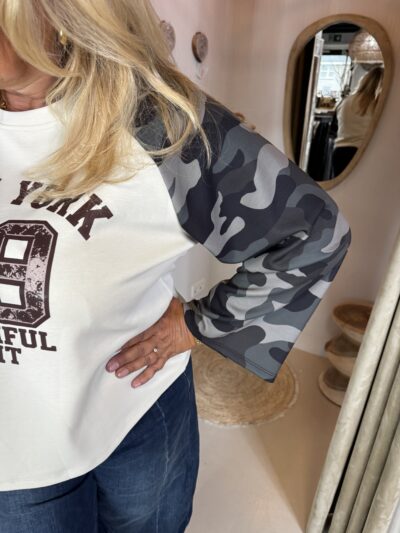 Sweater New York 79 Camouflage Mouw Bruine Print