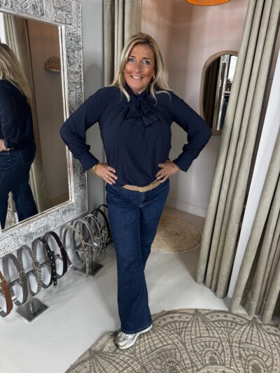 Mi Piace Travelstof Blouse Bow 202774 Donker Blauw
