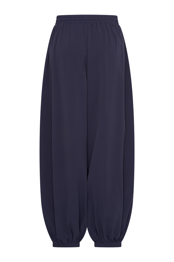 Mi Piace Travelstof Broek 202933 Ballon Pof Donker Blauw via villaggio